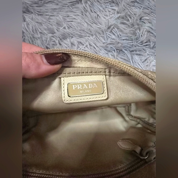 Prada Beige Small Cosmetic 💄 Pouch (EUC)(SEE PICS)(224) - Picture 6 of 9